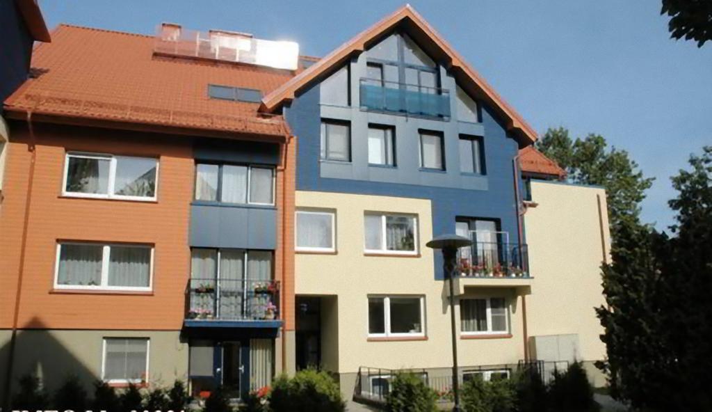 Apartment Rent ニダ 部屋 写真